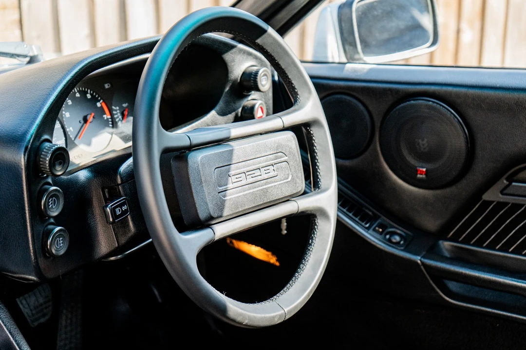 1984 Porsche 928 S - Image 12 of 30
