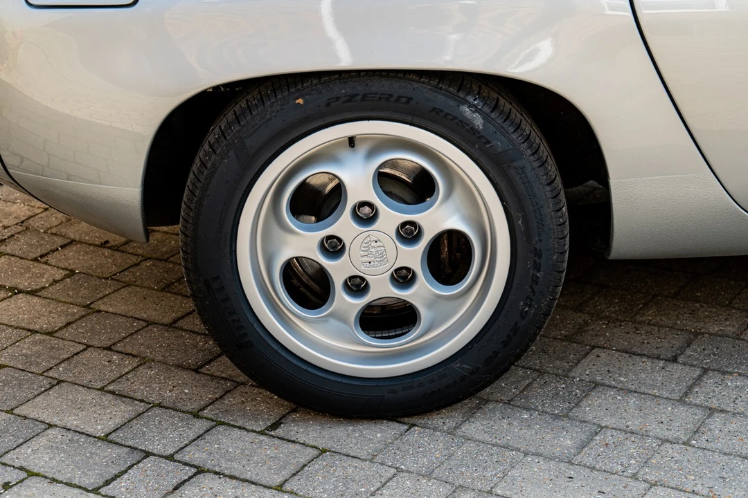 1984 Porsche 928 S - Image 6 of 30