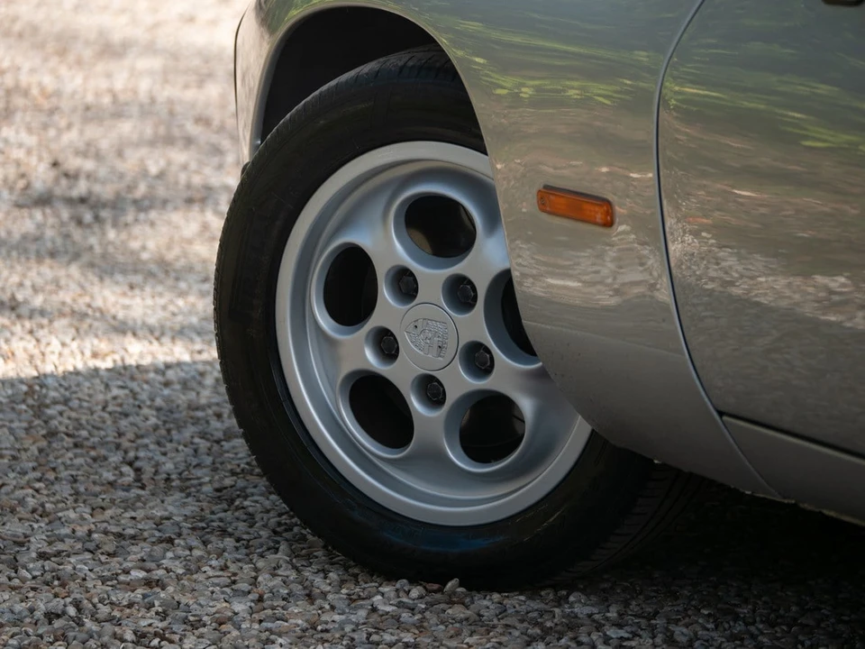 1984 Porsche 928 S - Image 23 of 30