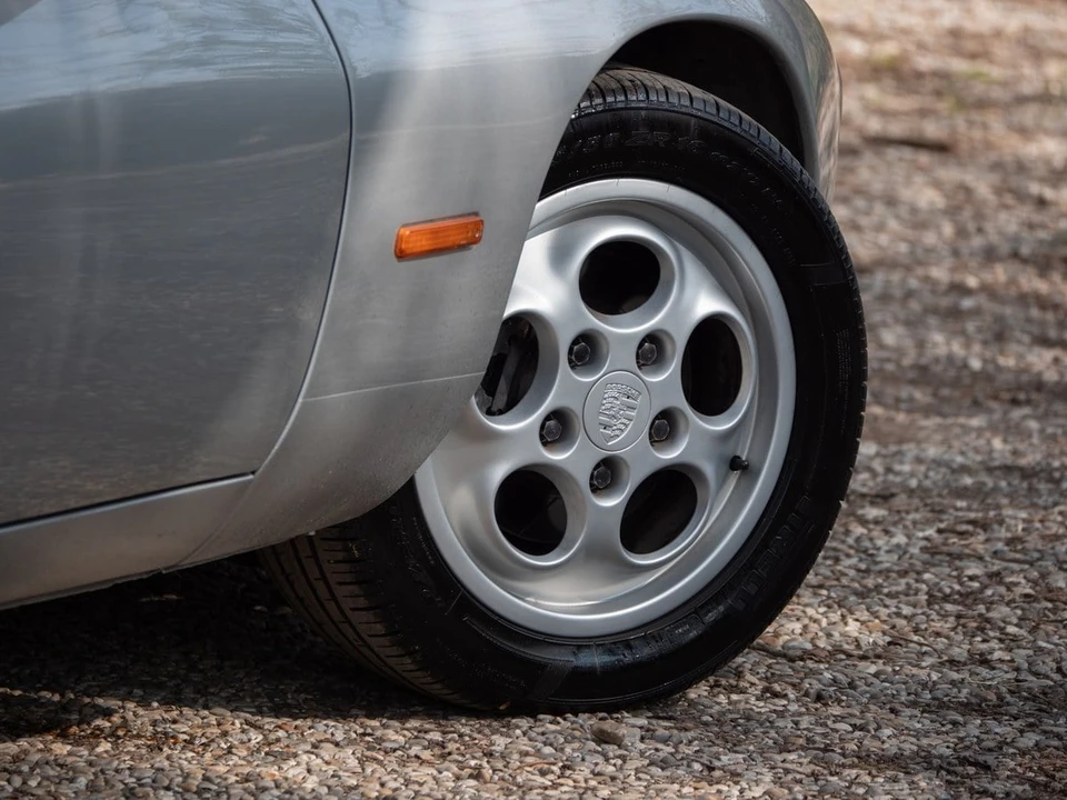 1984 Porsche 928 S - Image 24 of 30