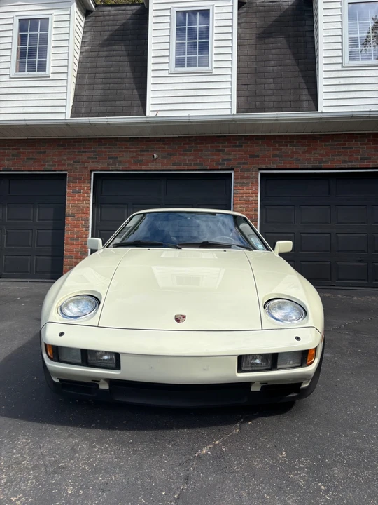 1984 Porsche 928 - Image 5 of 21