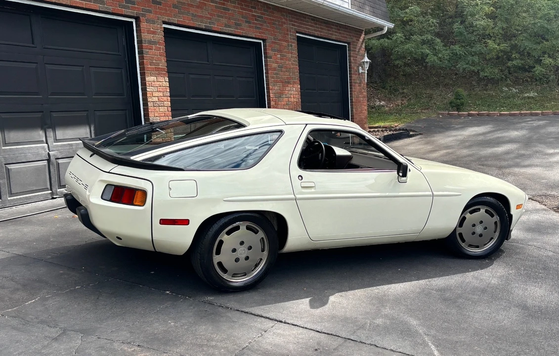 1984 Porsche 928 - Image 3 of 21