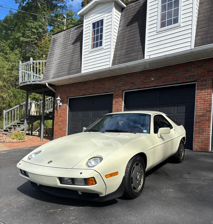 1984 Porsche 928 - Image 6 of 21