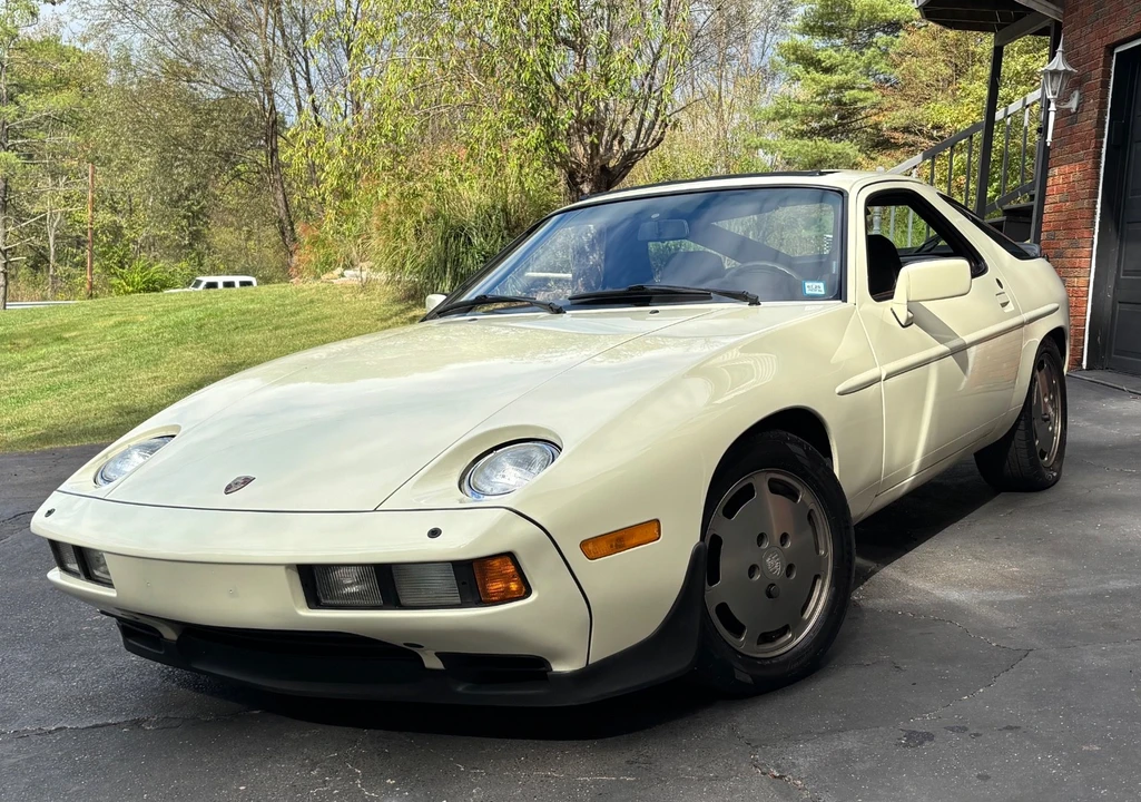 1984 Porsche 928 - Image 9 of 21