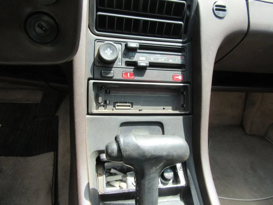 1984 Porsche 928 S - Image 11 of 20