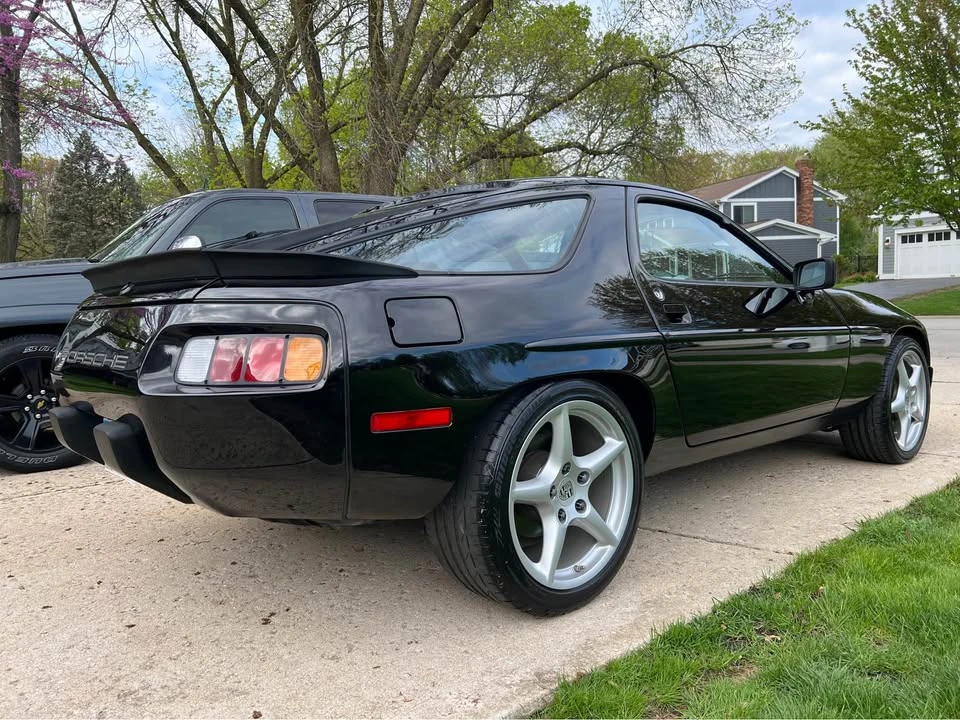 1984 Porsche 928 S - Image 5 of 20
