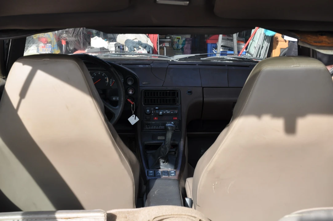 1984 Porsche 928 S - Image 12 of 31