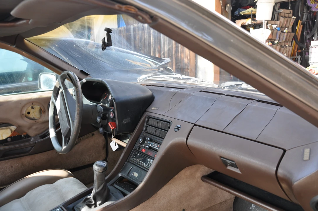 1984 Porsche 928 S - Image 15 of 31