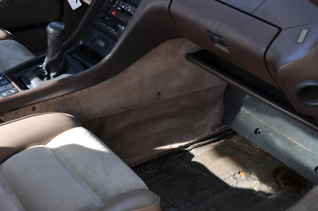 1984 Porsche 928 S - Image 16 of 31