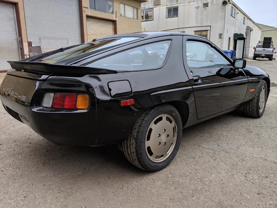 1984 Porsche 928 S - Image 18 of 31