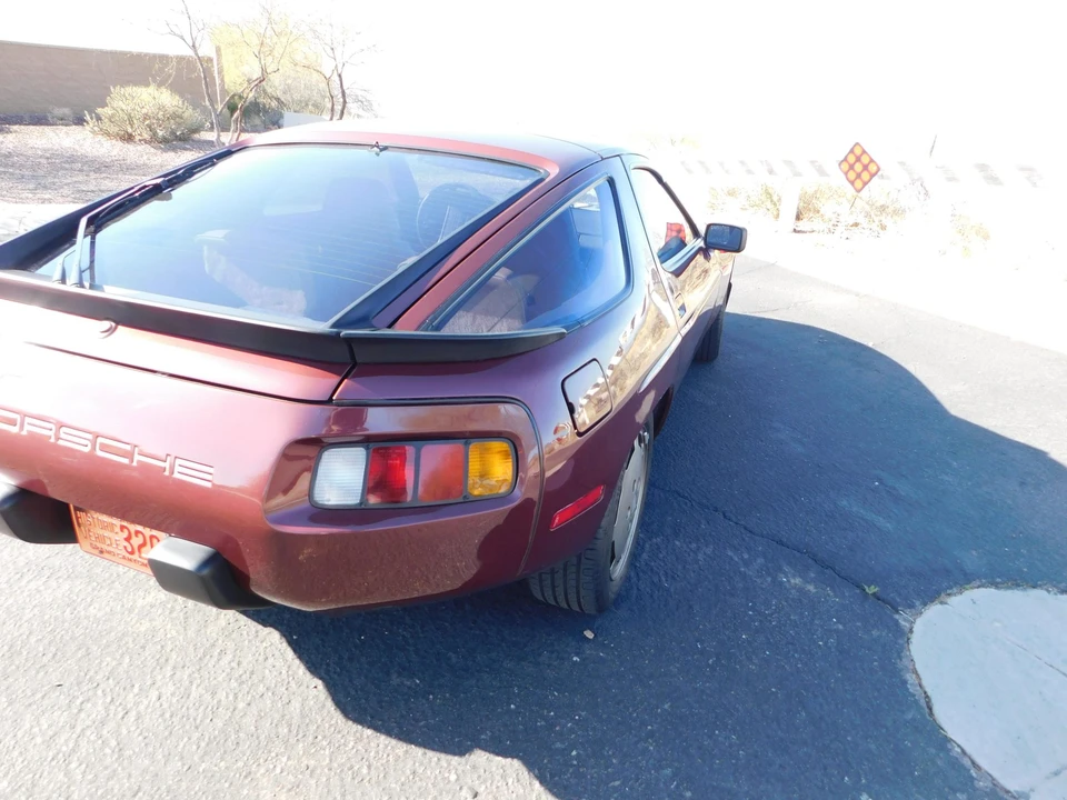 1984 Porsche 928 S - Image 9 of 31