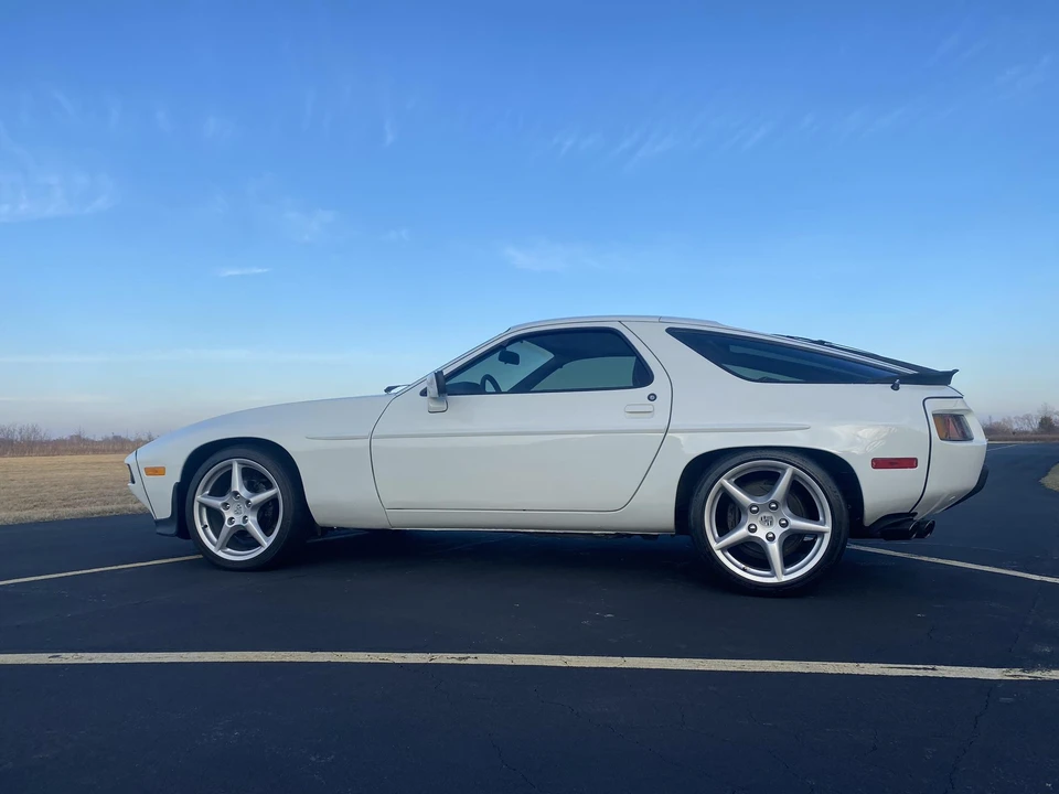 1984 Porsche 928 S - Image 3 of 31