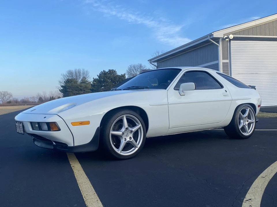 1984 Porsche 928 S - Image 2 of 31