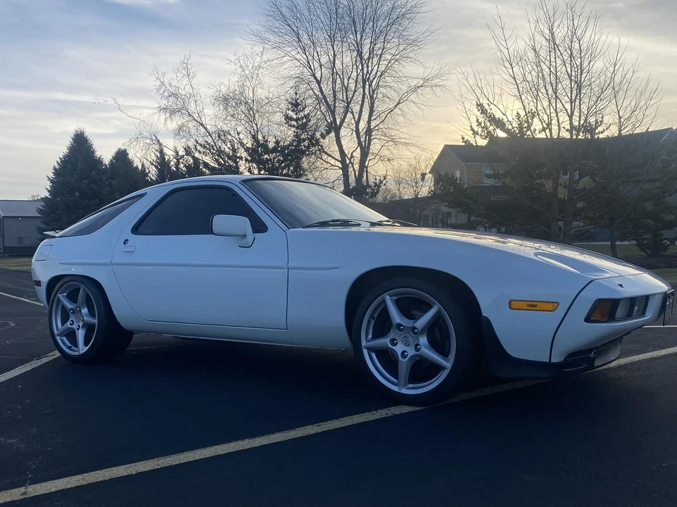 1984 Porsche 928 S - Image 8 of 31