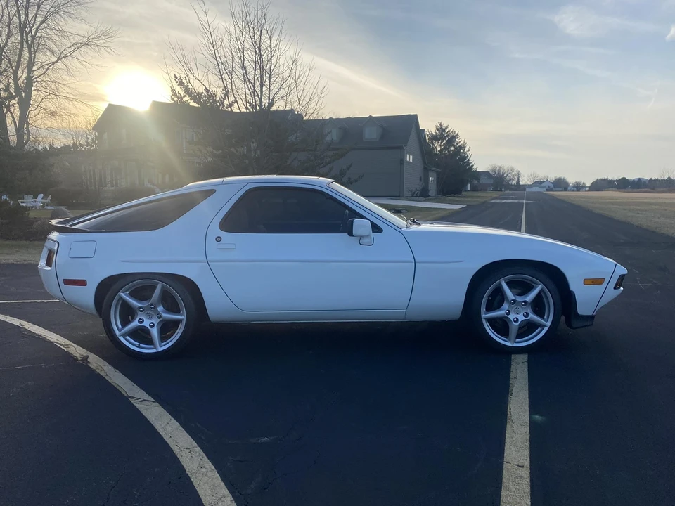 1984 Porsche 928 S - Image 7 of 31