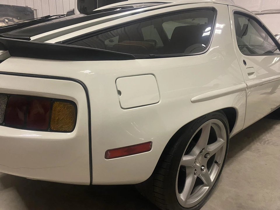 1984 Porsche 928 S - Image 17 of 31
