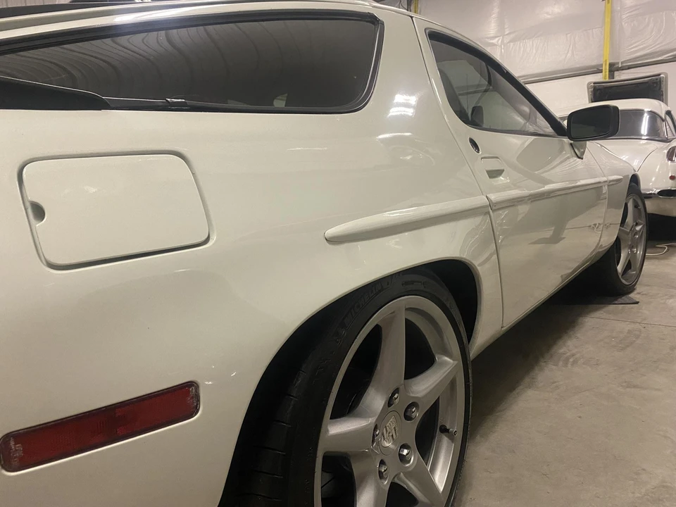 1984 Porsche 928 S - Image 18 of 31