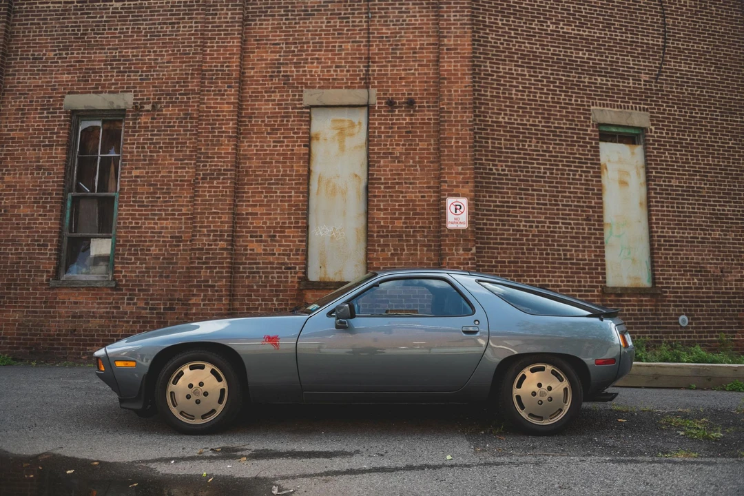 1984 Porsche 928 S - Image 2 of 31