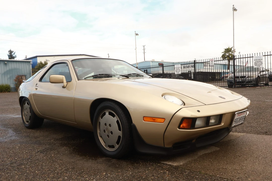 1984 Porsche 928 S - Image 8 of 31
