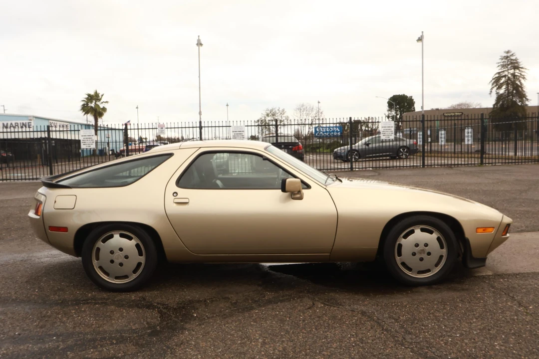 1984 Porsche 928 S - Image 10 of 31