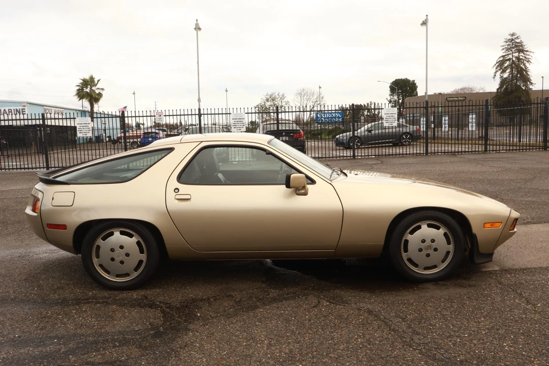 1984 Porsche 928 S - Image 11 of 31