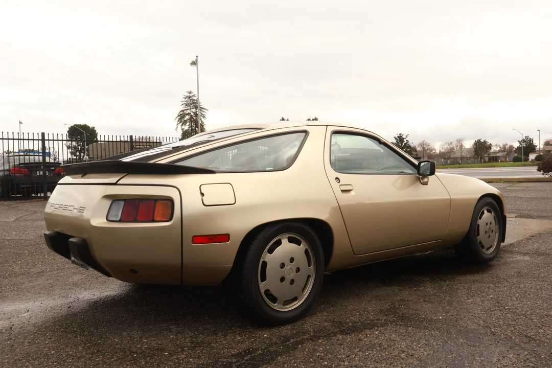 1984 Porsche 928 S - Image 15 of 31