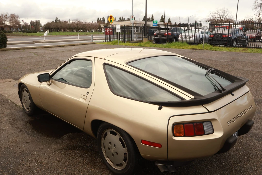 1984 Porsche 928 S - Image 19 of 31