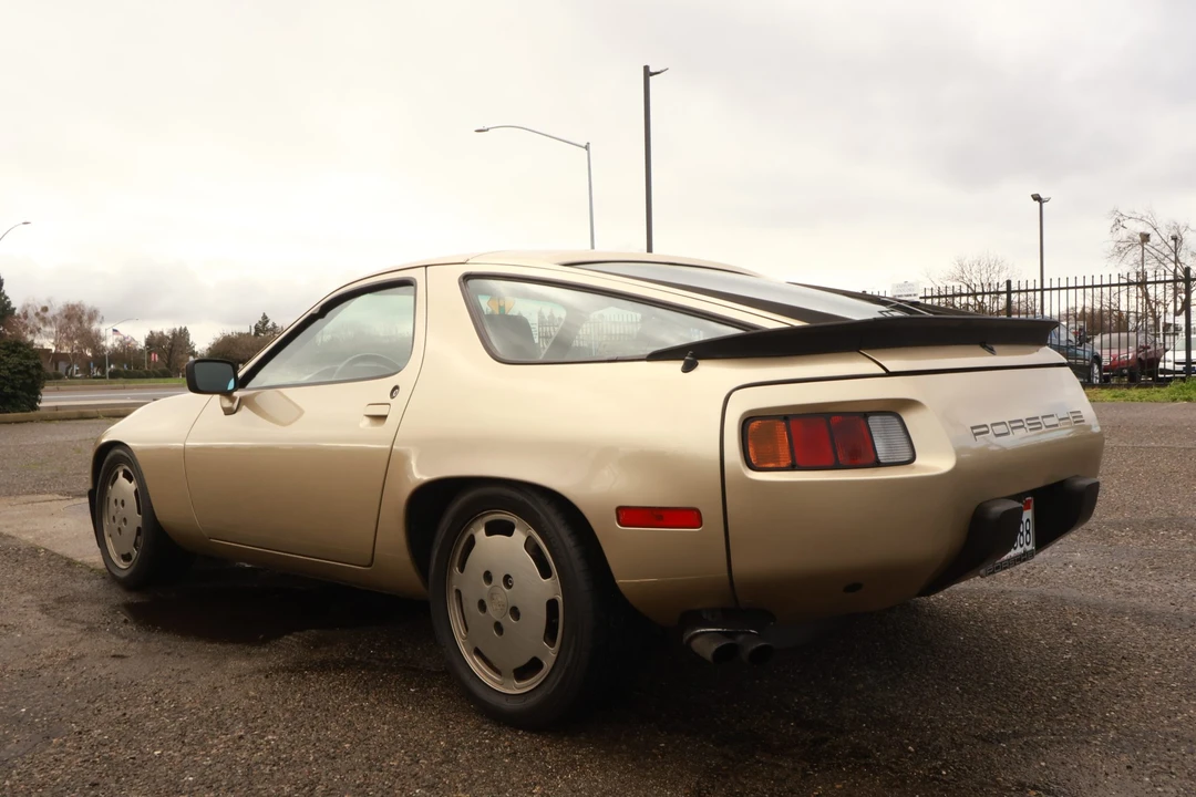 1984 Porsche 928 S - Image 21 of 31
