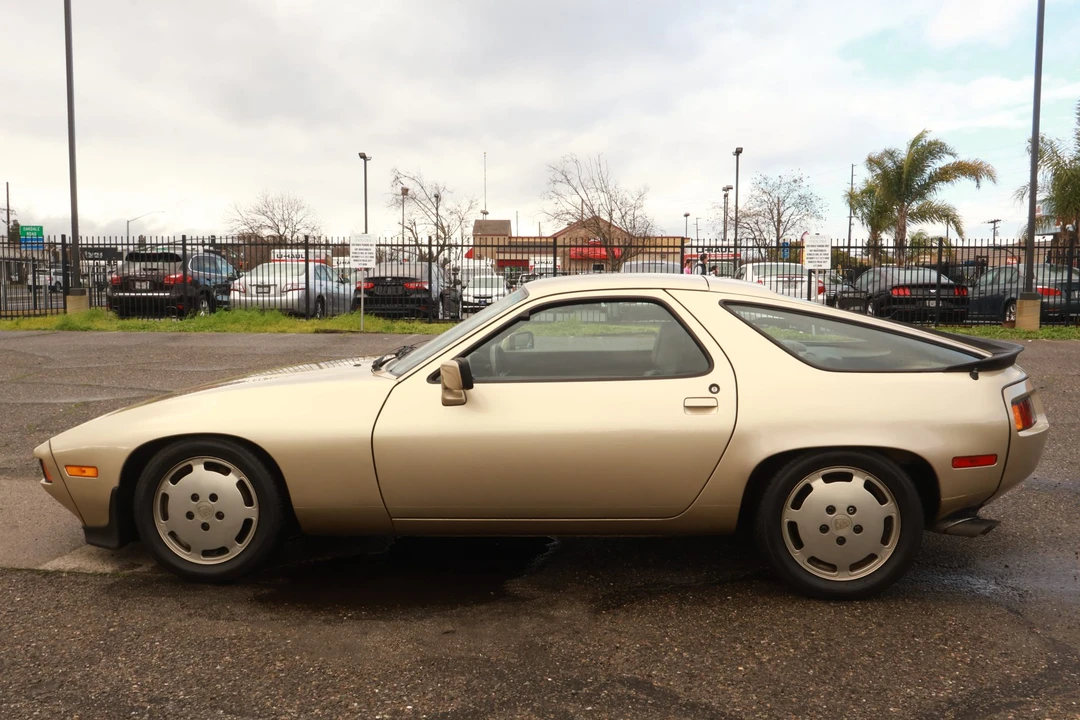 1984 Porsche 928 S - Image 23 of 31