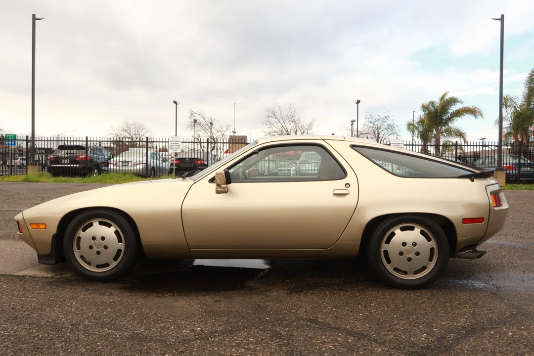 1984 Porsche 928 S - Image 24 of 31