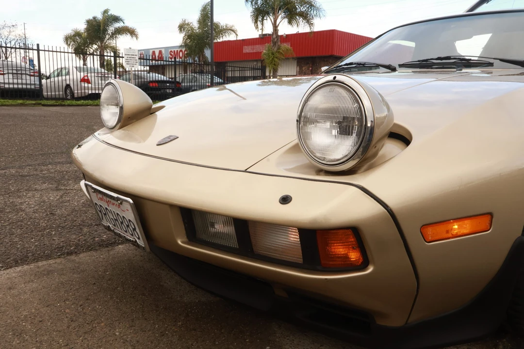 1984 Porsche 928 S - Image 26 of 31