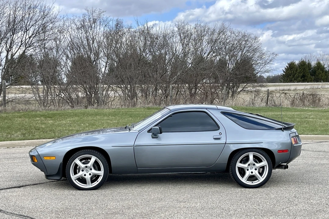 1984 Porsche 928 S - Image 8 of 31