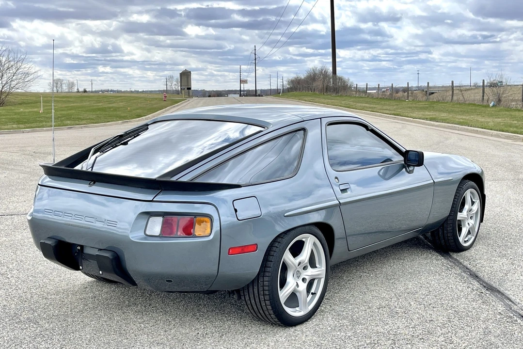 1984 Porsche 928 S - Image 12 of 31