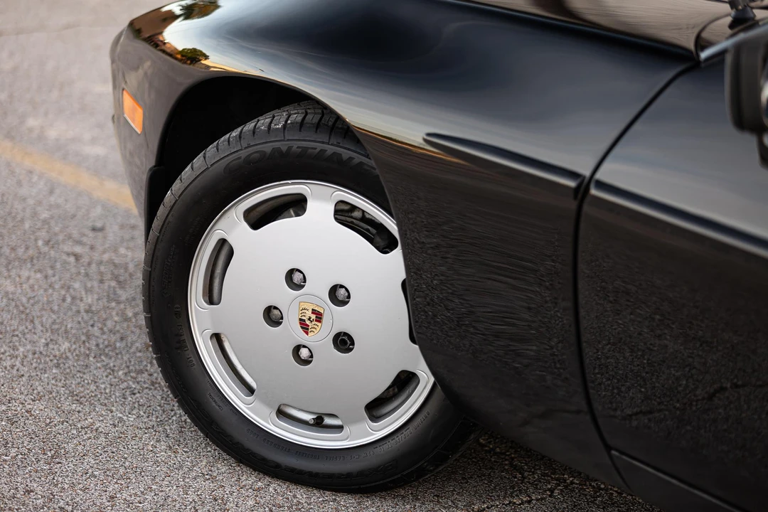 1984 Porsche 928 S - Image 15 of 31