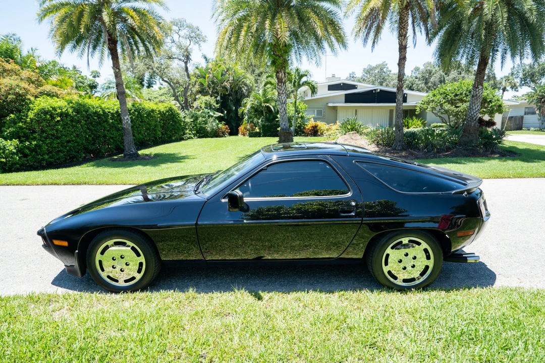 1984 Porsche 928 S - Image 2 of 31