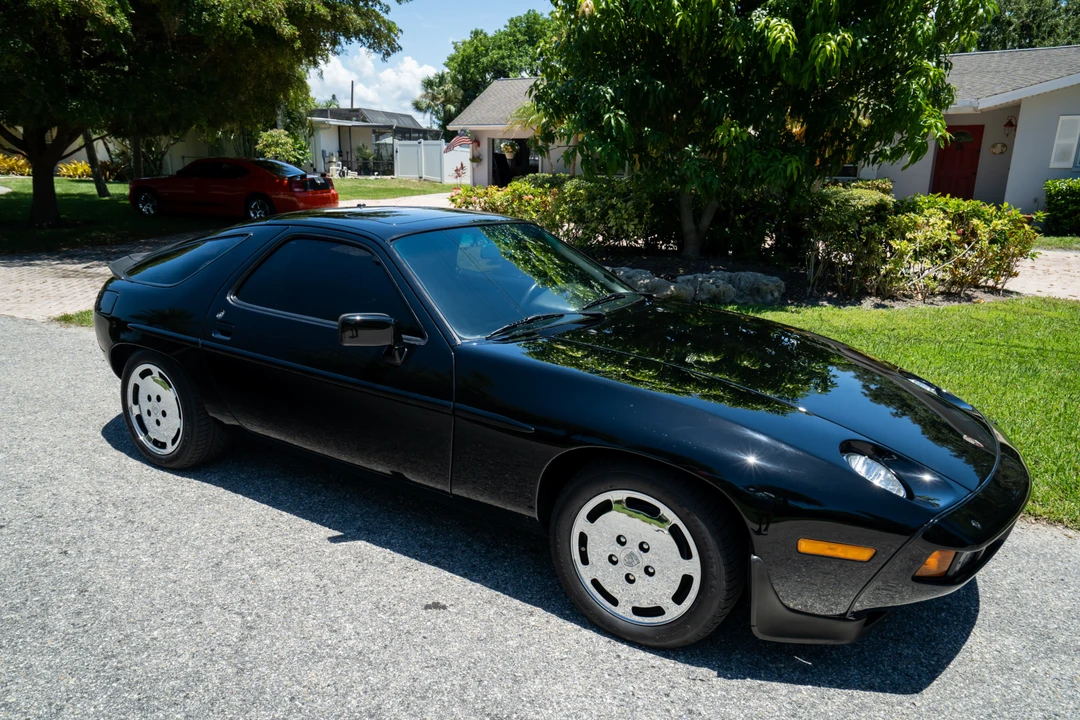 1984 Porsche 928 S - Image 9 of 31