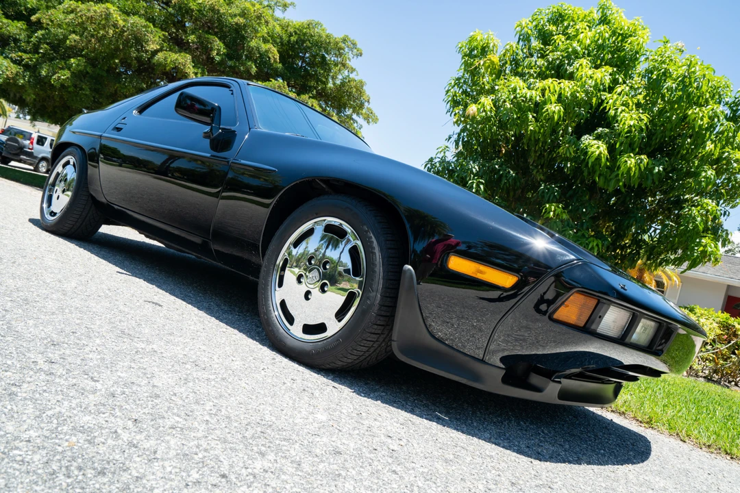 1984 Porsche 928 S - Image 6 of 31