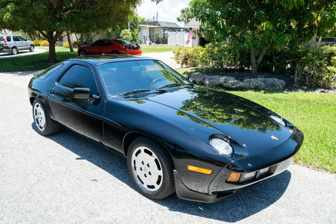 1984 Porsche 928 S - Image 8 of 31