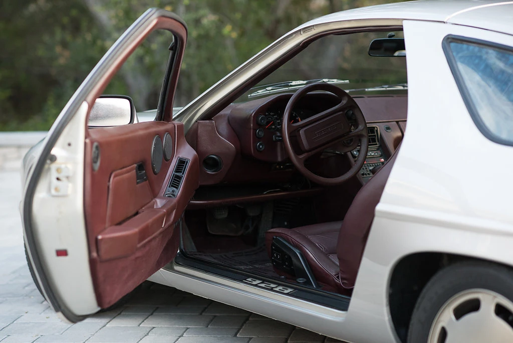 1984 Porsche 928 S - Image 14 of 31