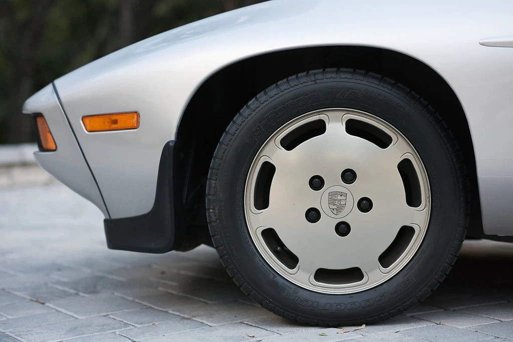 1984 Porsche 928 S - Image 10 of 31