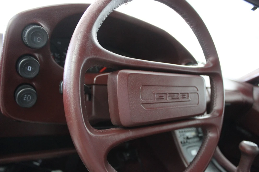 1984 Porsche 928 S - Image 23 of 31