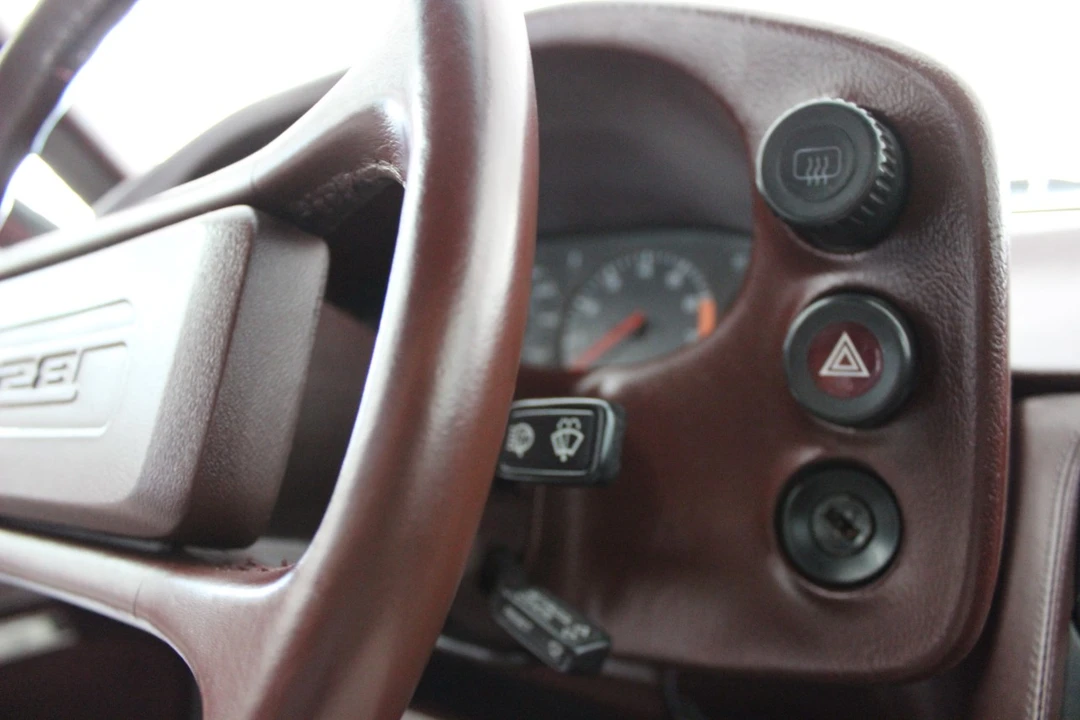 1984 Porsche 928 S - Image 24 of 31
