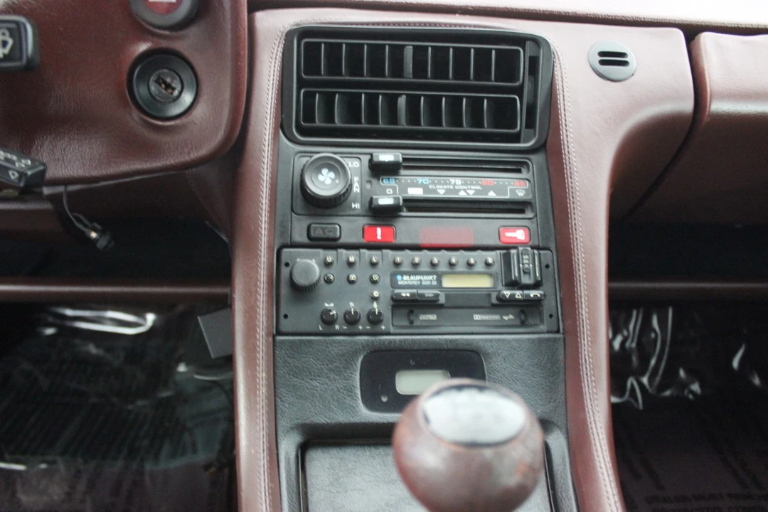 1984 Porsche 928 S - Image 27 of 31