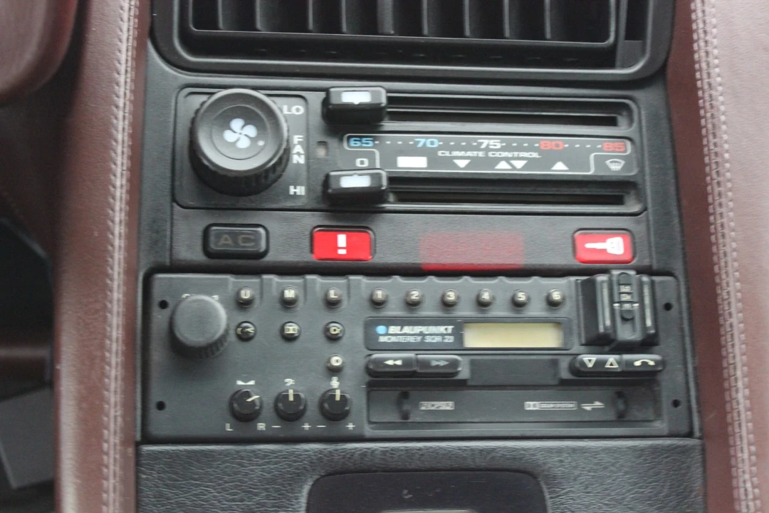 1984 Porsche 928 S - Image 28 of 31