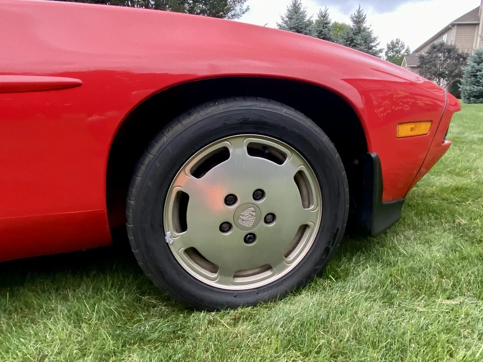 1984 Porsche 928 S - Image 27 of 31