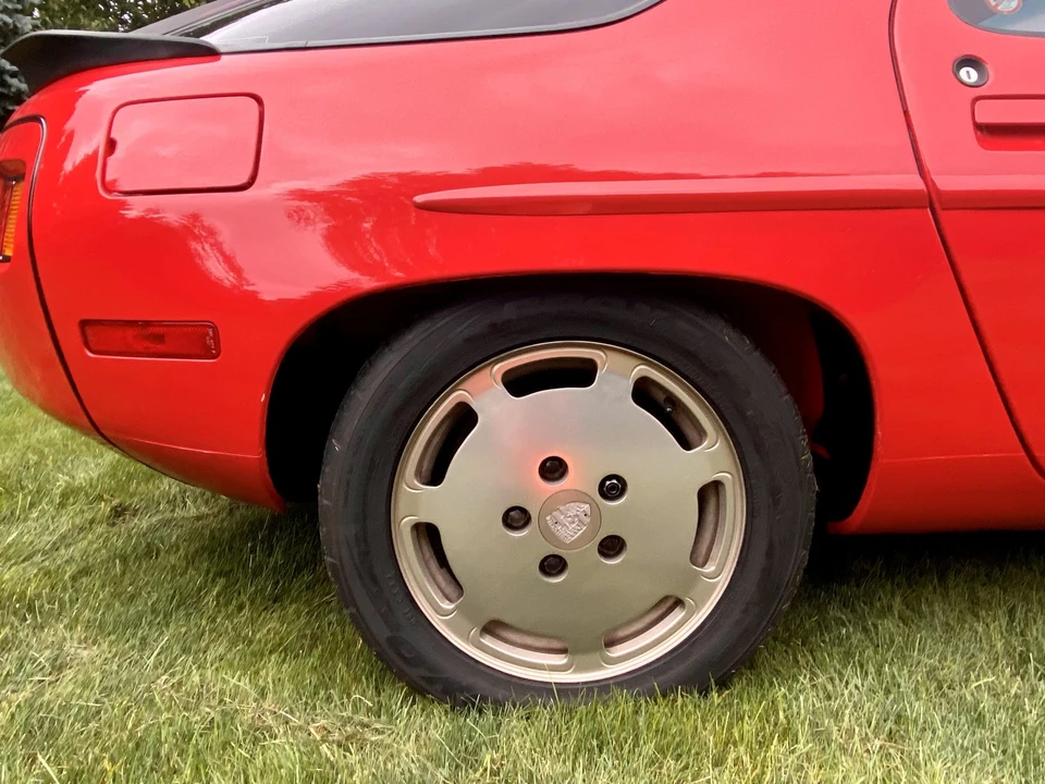 1984 Porsche 928 S - Image 25 of 31