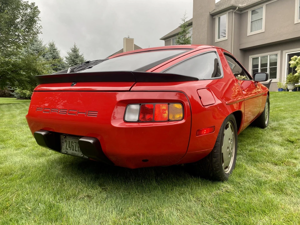 1984 Porsche 928 S - Image 4 of 31