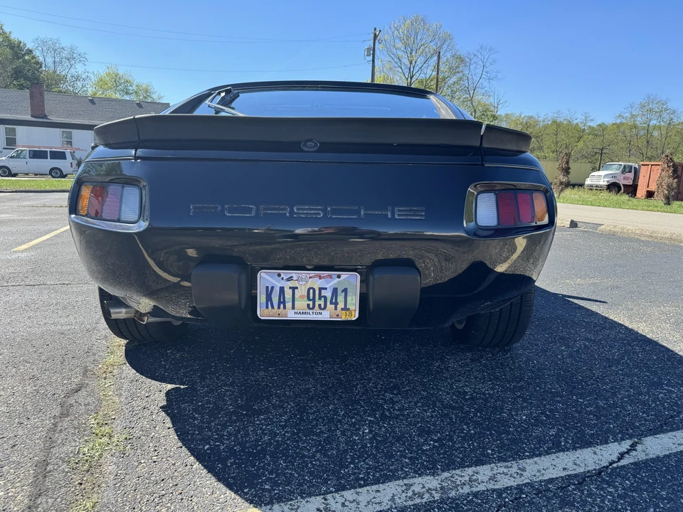 1984 Porsche 928 S - Image 8 of 31