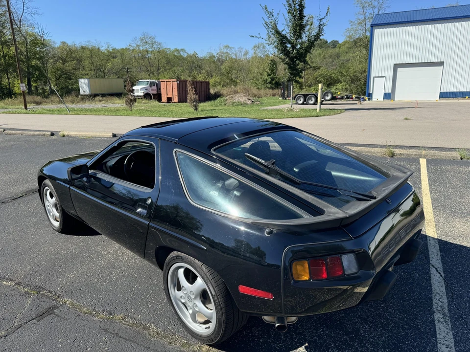 1984 Porsche 928 S - Image 7 of 31