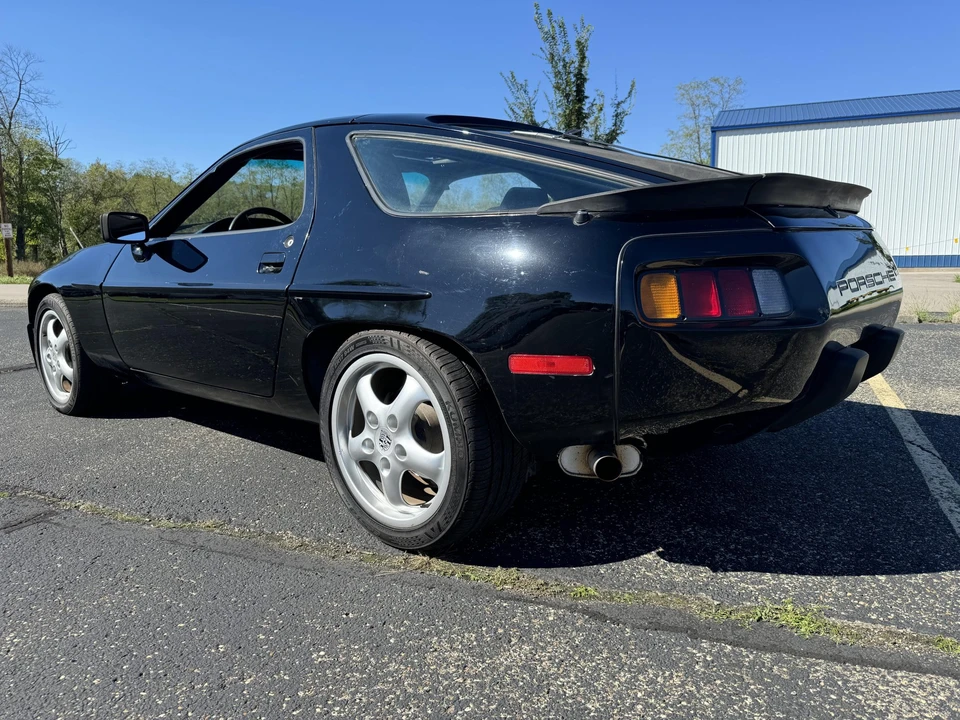 1984 Porsche 928 S - Image 6 of 31